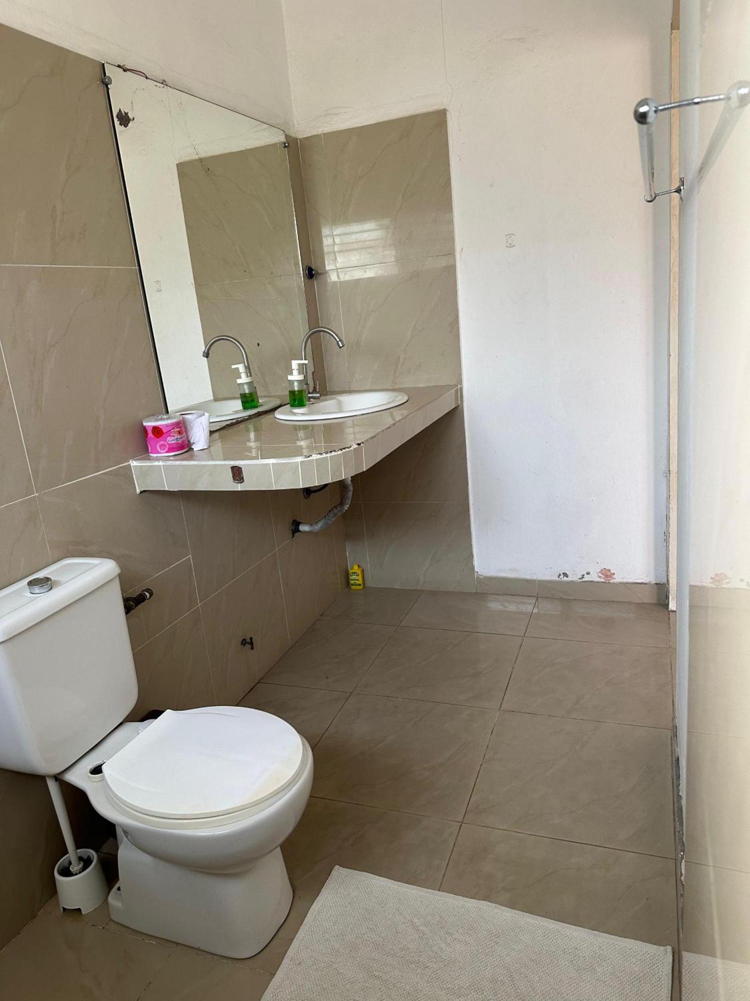 La Guesthouse Etoile Cotonou Buitenkant foto